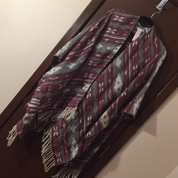 Aztec poncho jacket - Picture 4 of 4